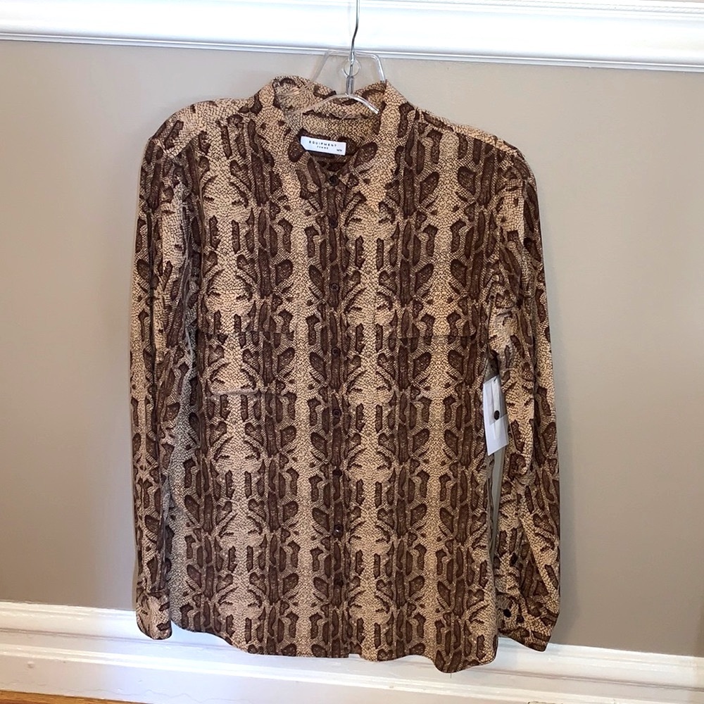 NWT Equipment slim signature printed blouse